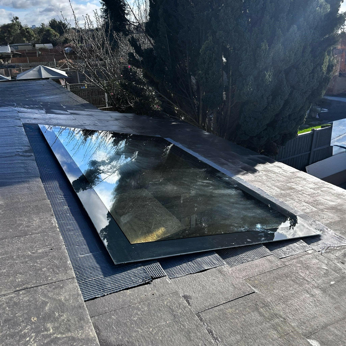 Custom Size Frameless Triple Glazed Flat and Pitched Roof Skylight Online Calculator.