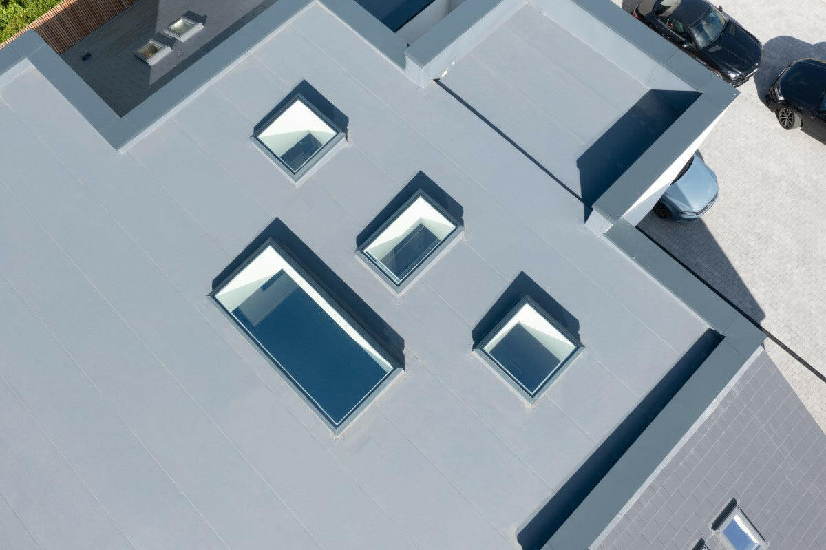 600 x 900 mm Brett Martin Manual Opening Flat Roof Skylight.